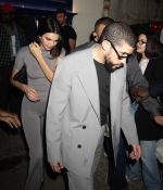 Access_Kardashian_28129~1.jpg