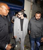 Access_Kardashian_28429~1.jpg