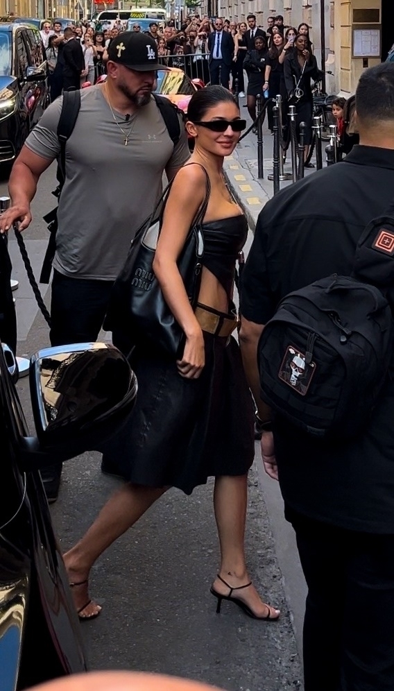 Access_Kardashian_28329.jpg