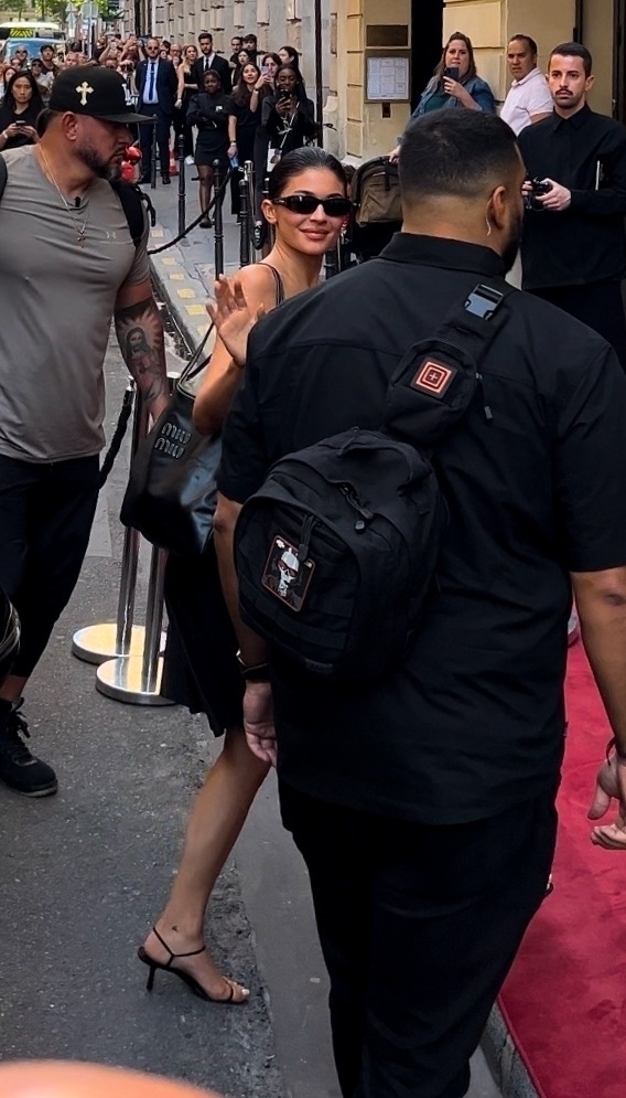 Access_Kardashian_28429.jpg