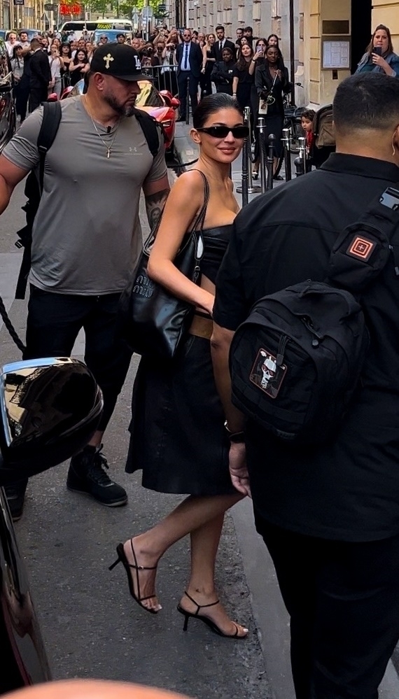 Access_Kardashian_28529.jpg