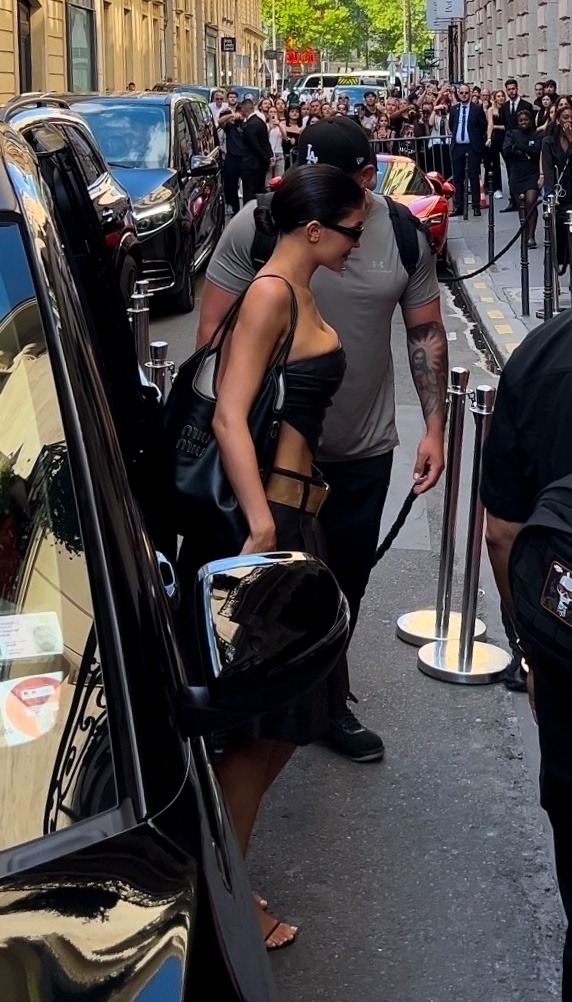 Access_Kardashian_28629.jpg