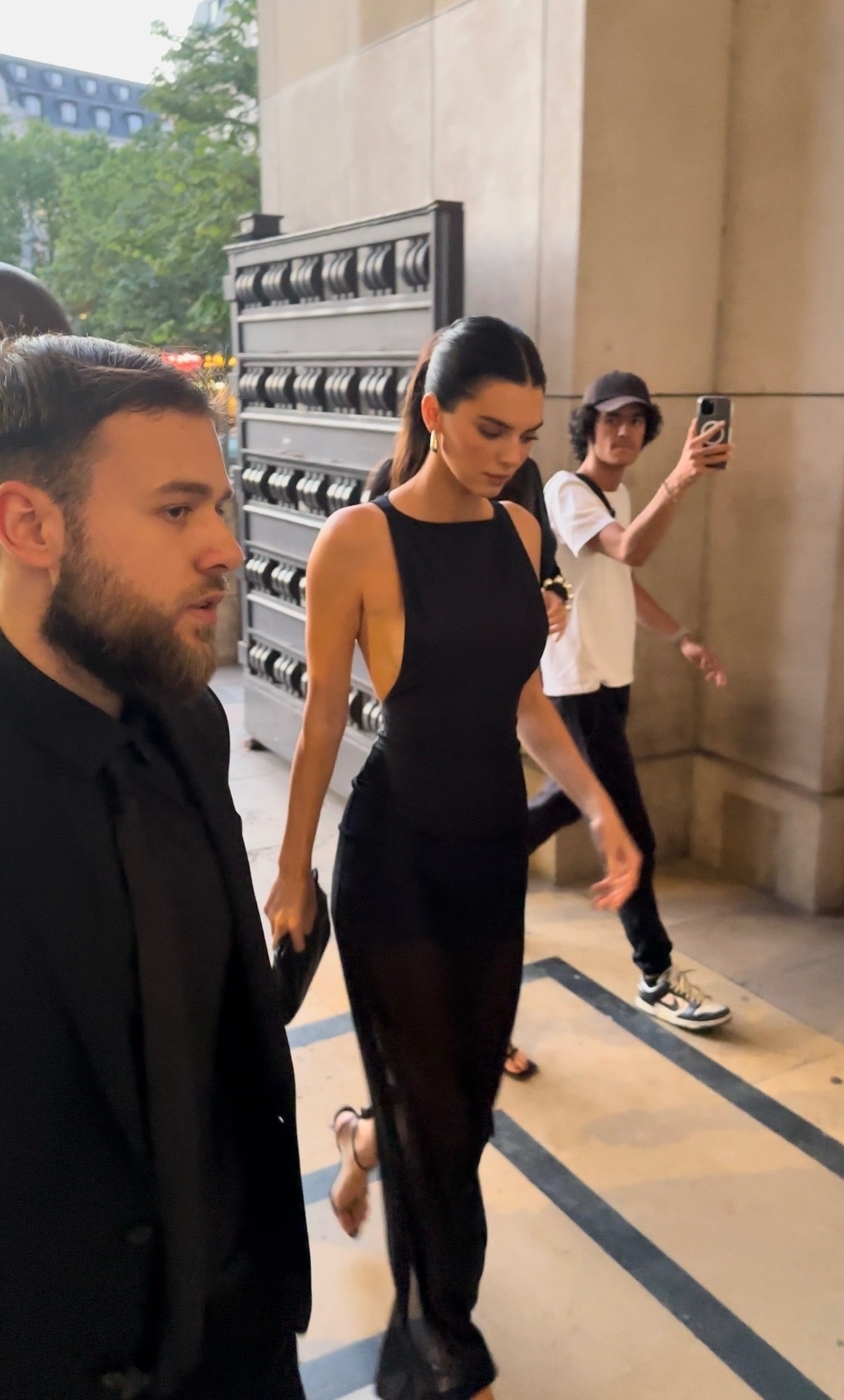 Access_Kardashian_281129.jpg