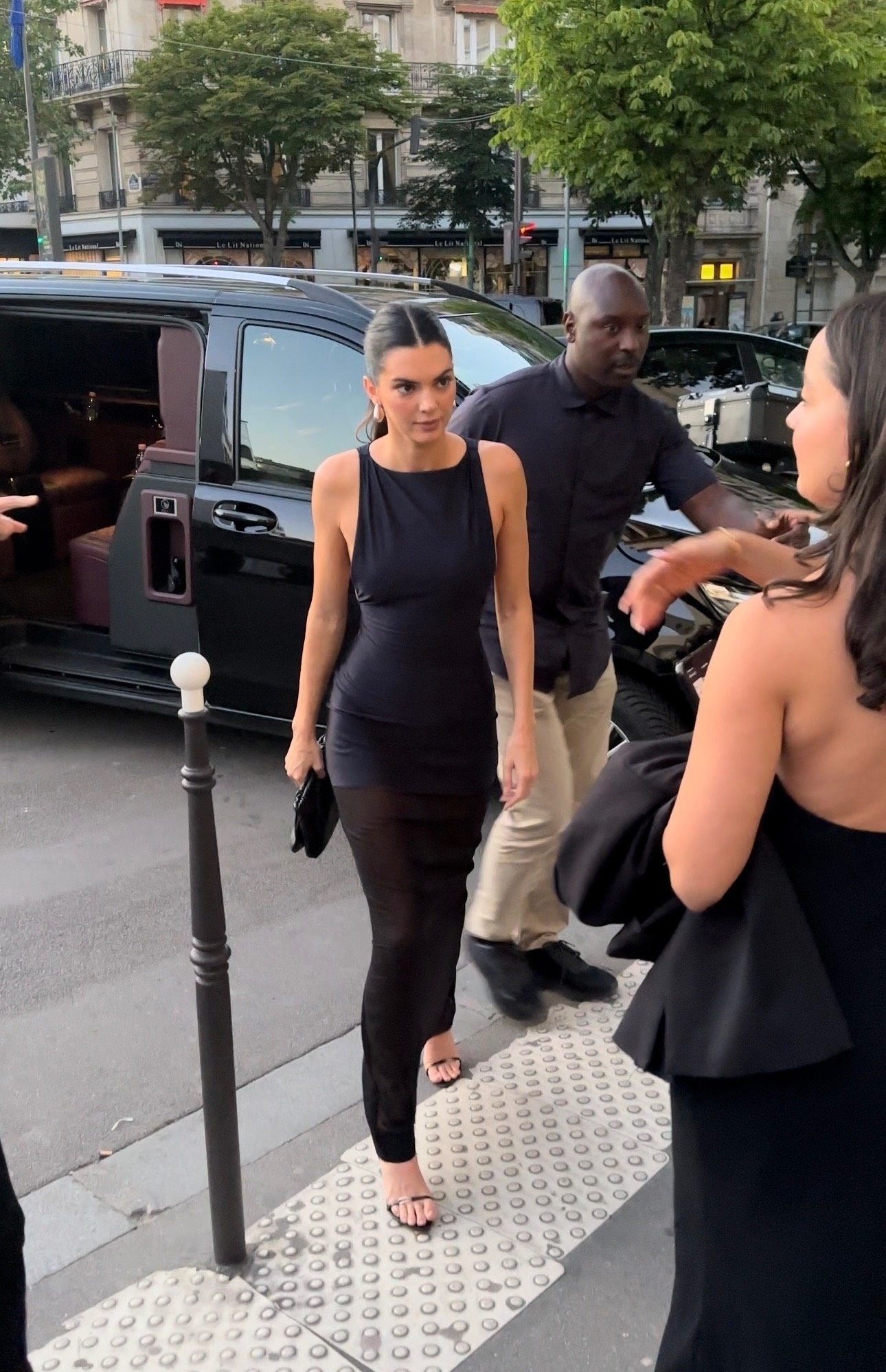 Access_Kardashian_28229.jpg