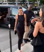 Access_Kardashian_28229.jpg