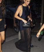 Access_Kardashian_28229~0.jpg