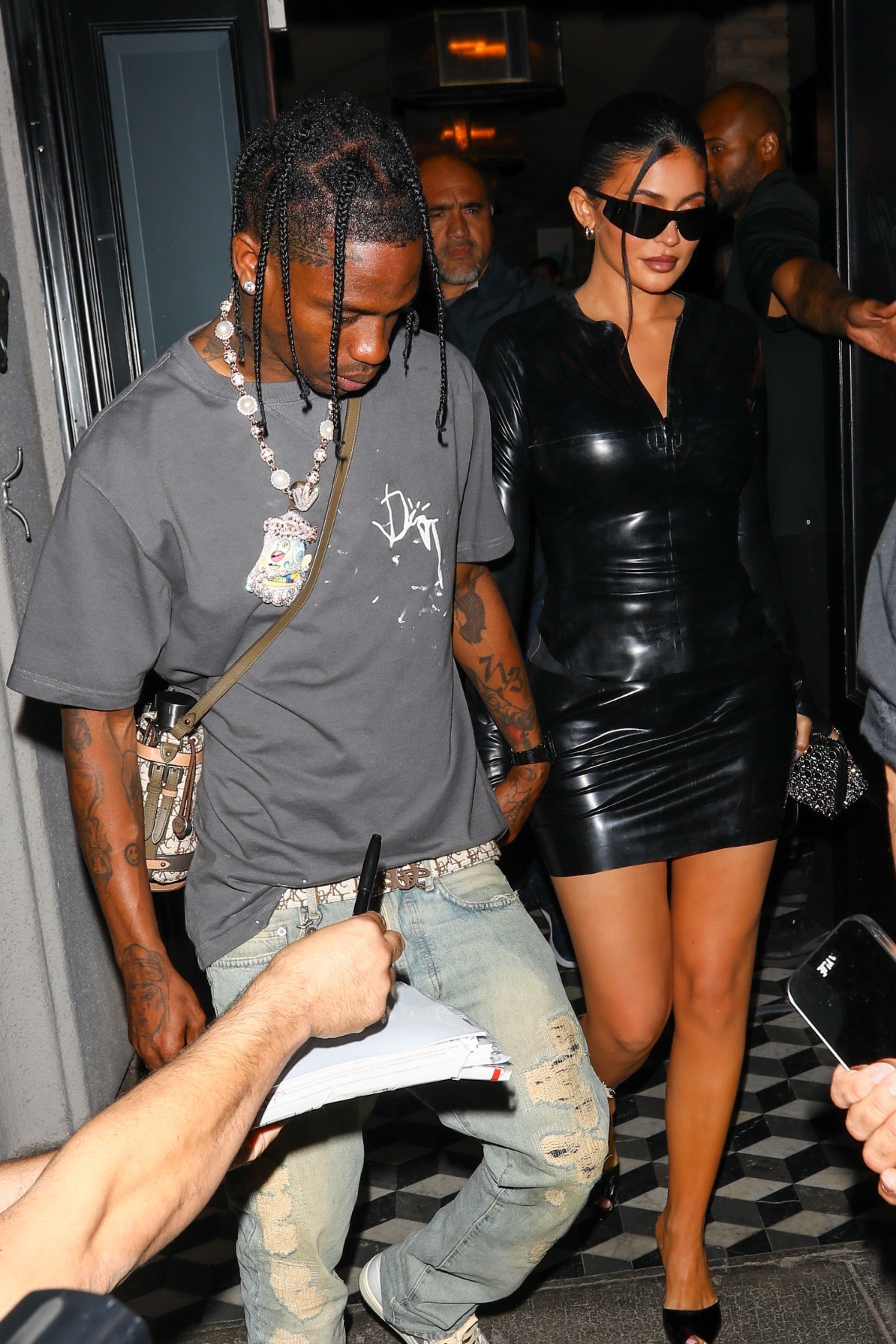 Access_Kardashian_001.jpg