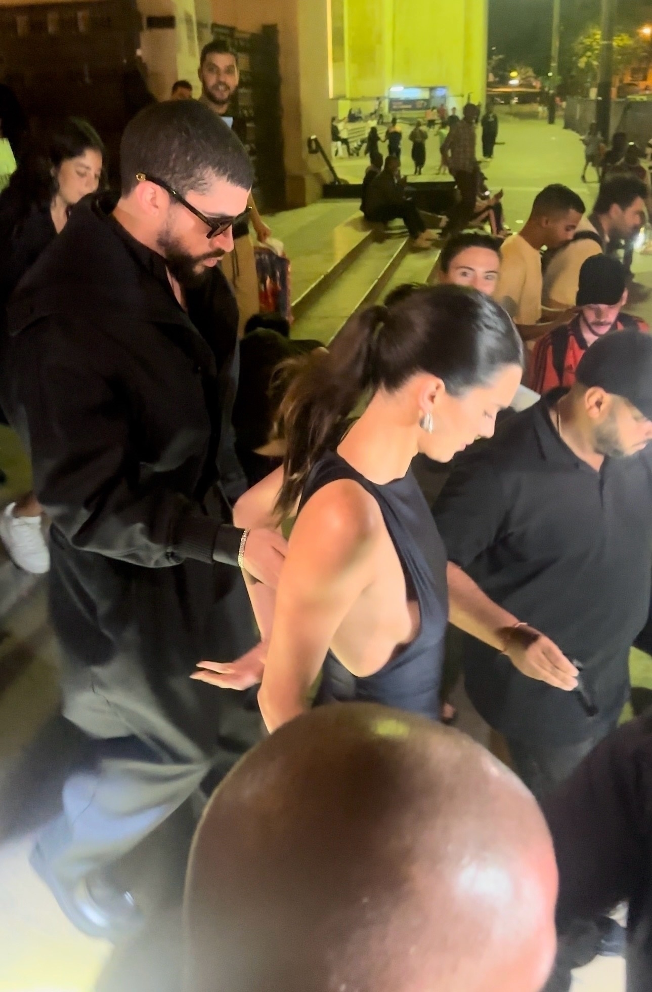 Access_Kardashian_28429~1.jpg
