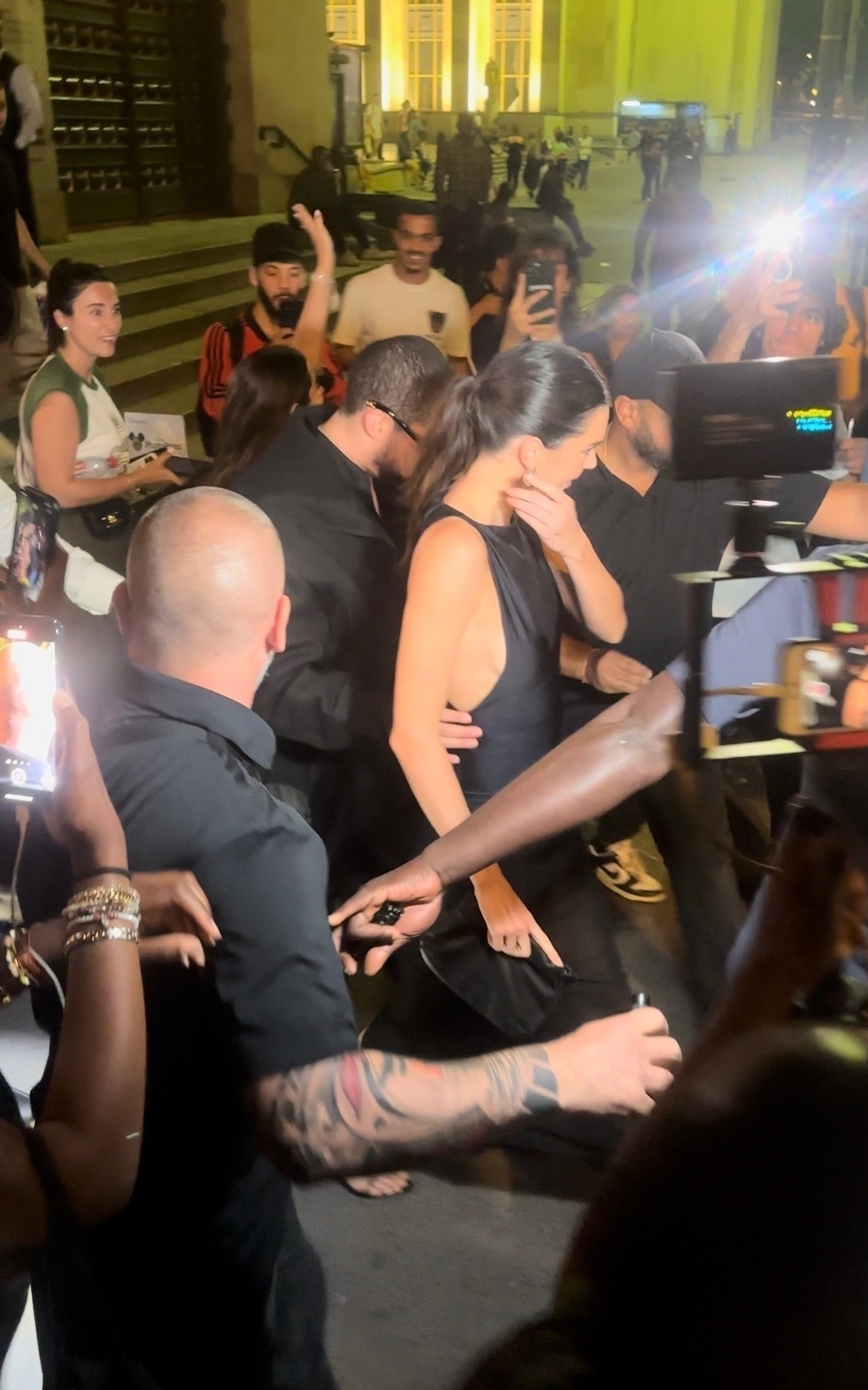 Access_Kardashian_28729~1.jpg