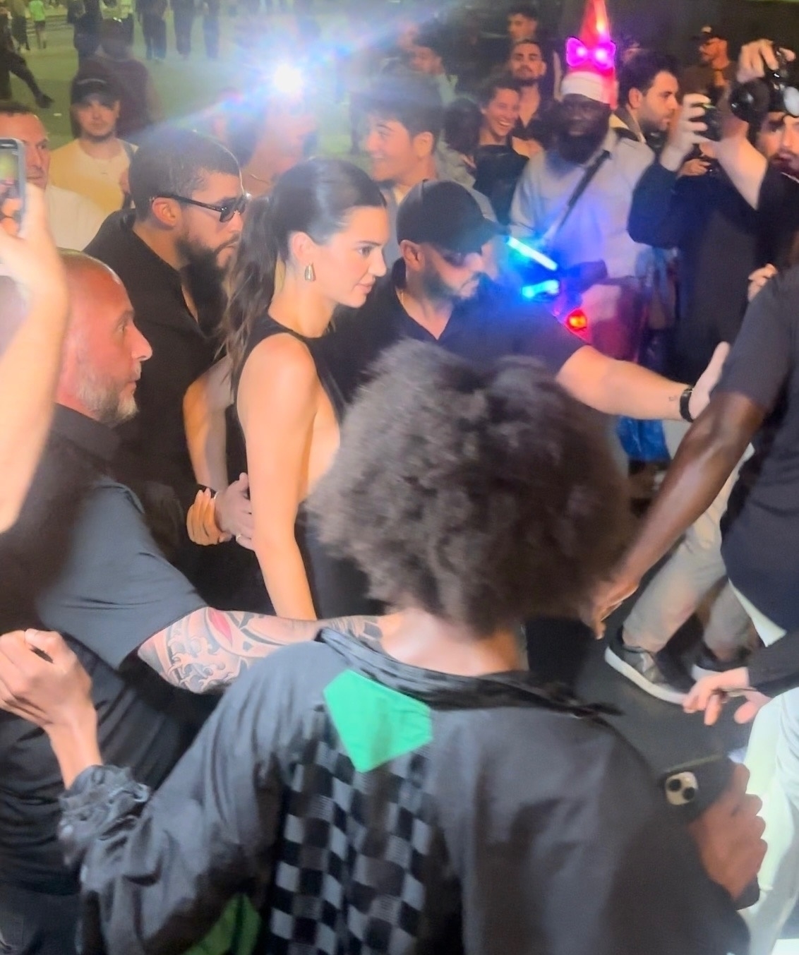 Access_Kardashian_28829~1.jpg