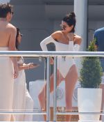 Access_Kardashian_3.jpg
