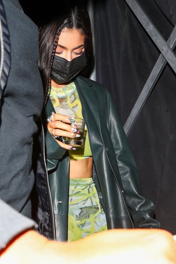 Access_Kardashian_005.jpg