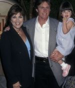 Acsess_Kardashian_281129.jpg