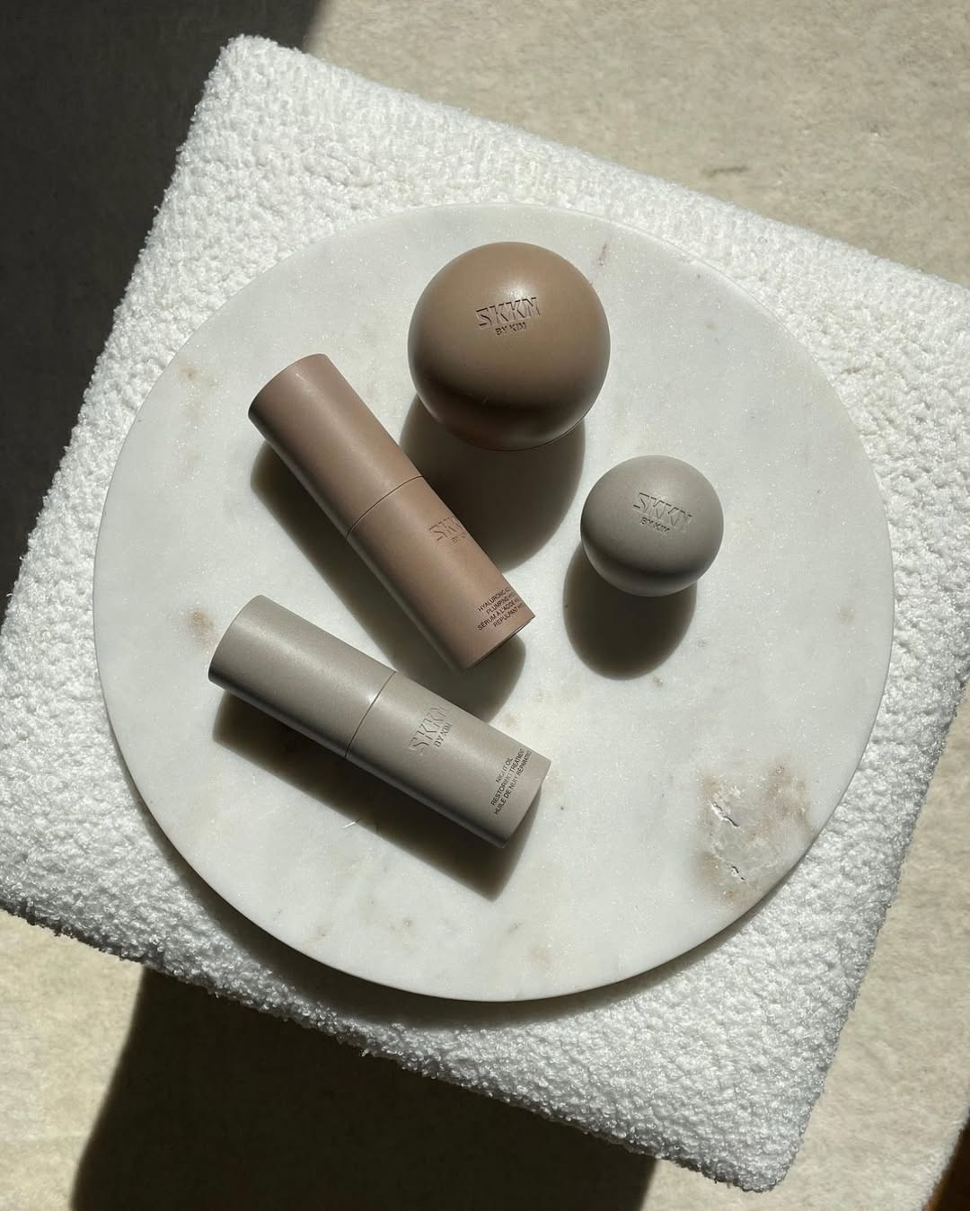 Access_Kardashian_4~0.jpg