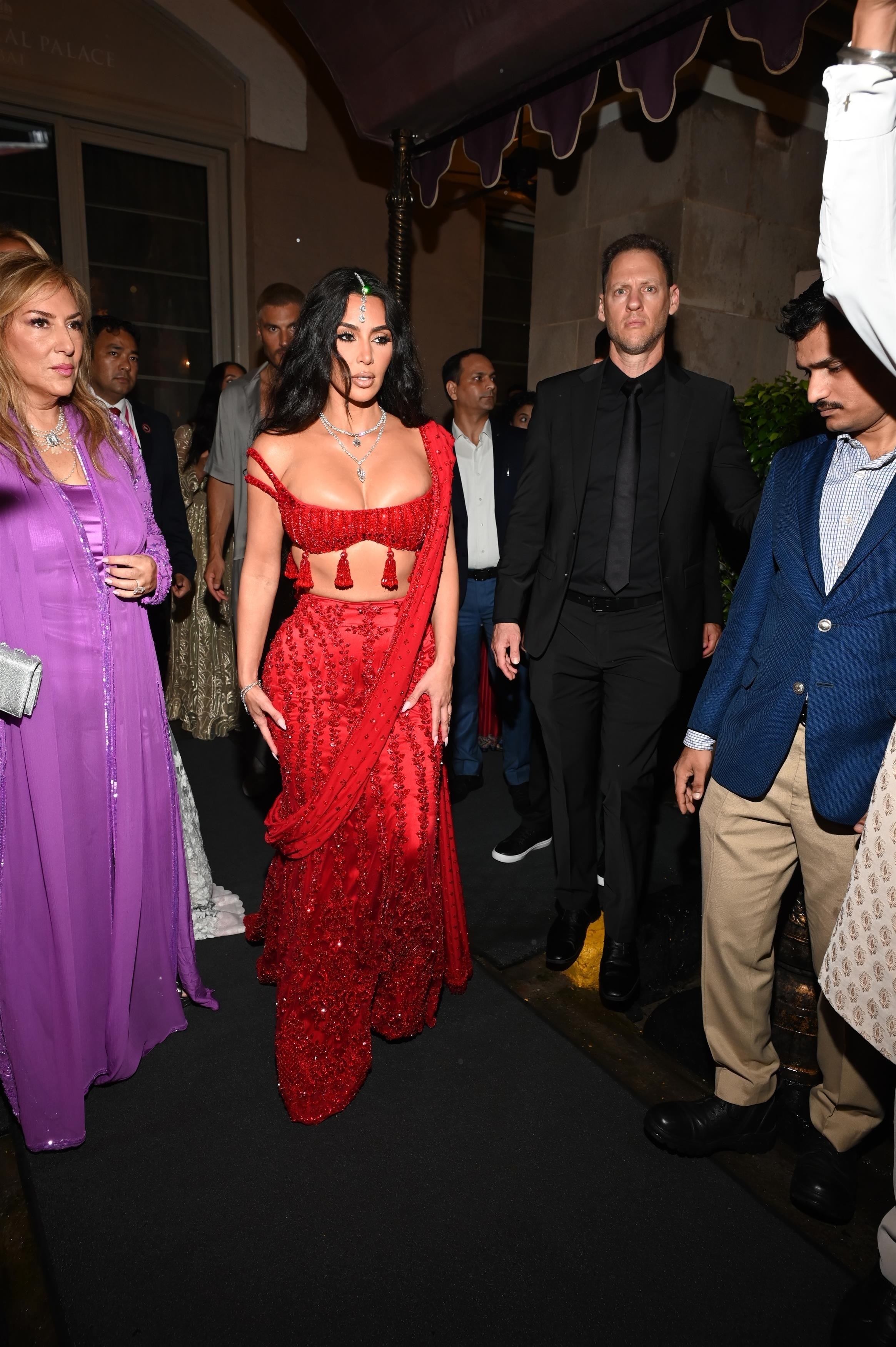 Access_Kardashian_03_284629.jpg