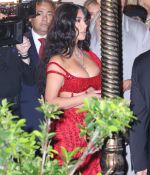 Access_Kardashian_03_282529.jpg