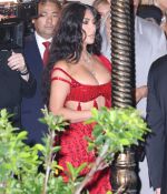 Access_Kardashian_03_282629.jpg
