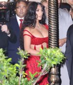 Access_Kardashian_03_282829.jpg