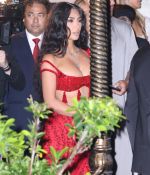 Access_Kardashian_03_283629.jpg