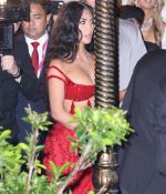 Access_Kardashian_03_283929.jpg
