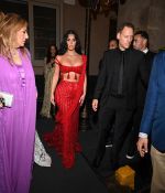 Access_Kardashian_03_284329.jpg