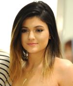 Access_Kardashian_28729~0.jpg