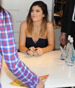 Access_Kardashian_28929~0.jpg