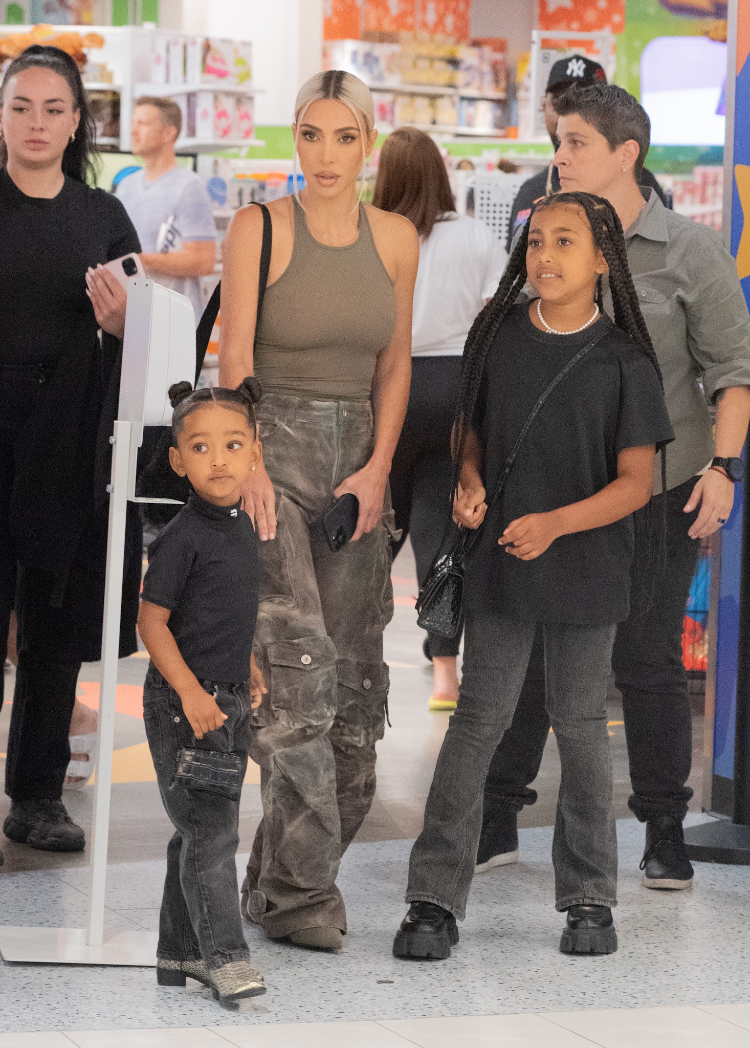 Access_Kardashian_001.jpg