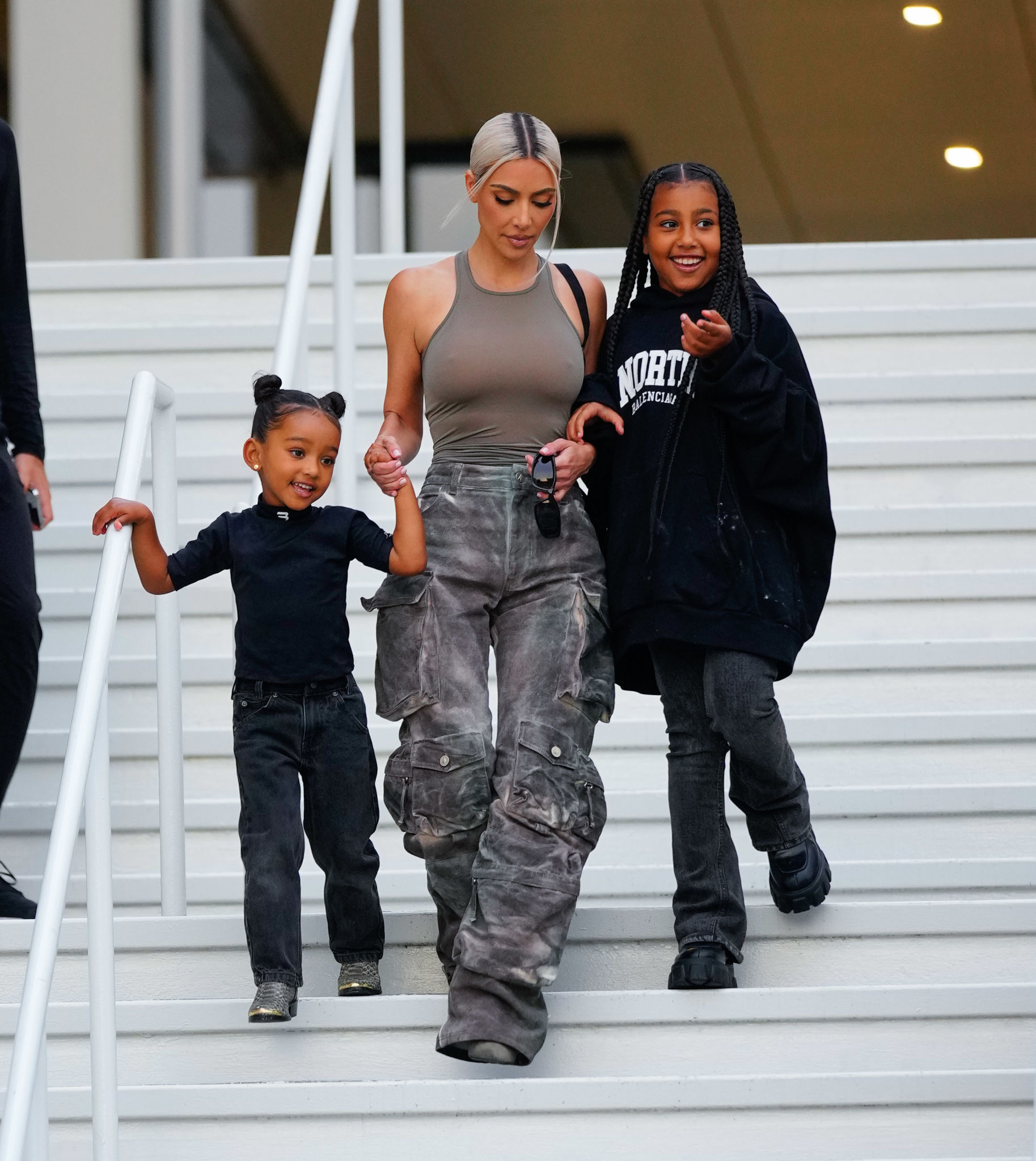 Access_Kardashian_007~0.jpg