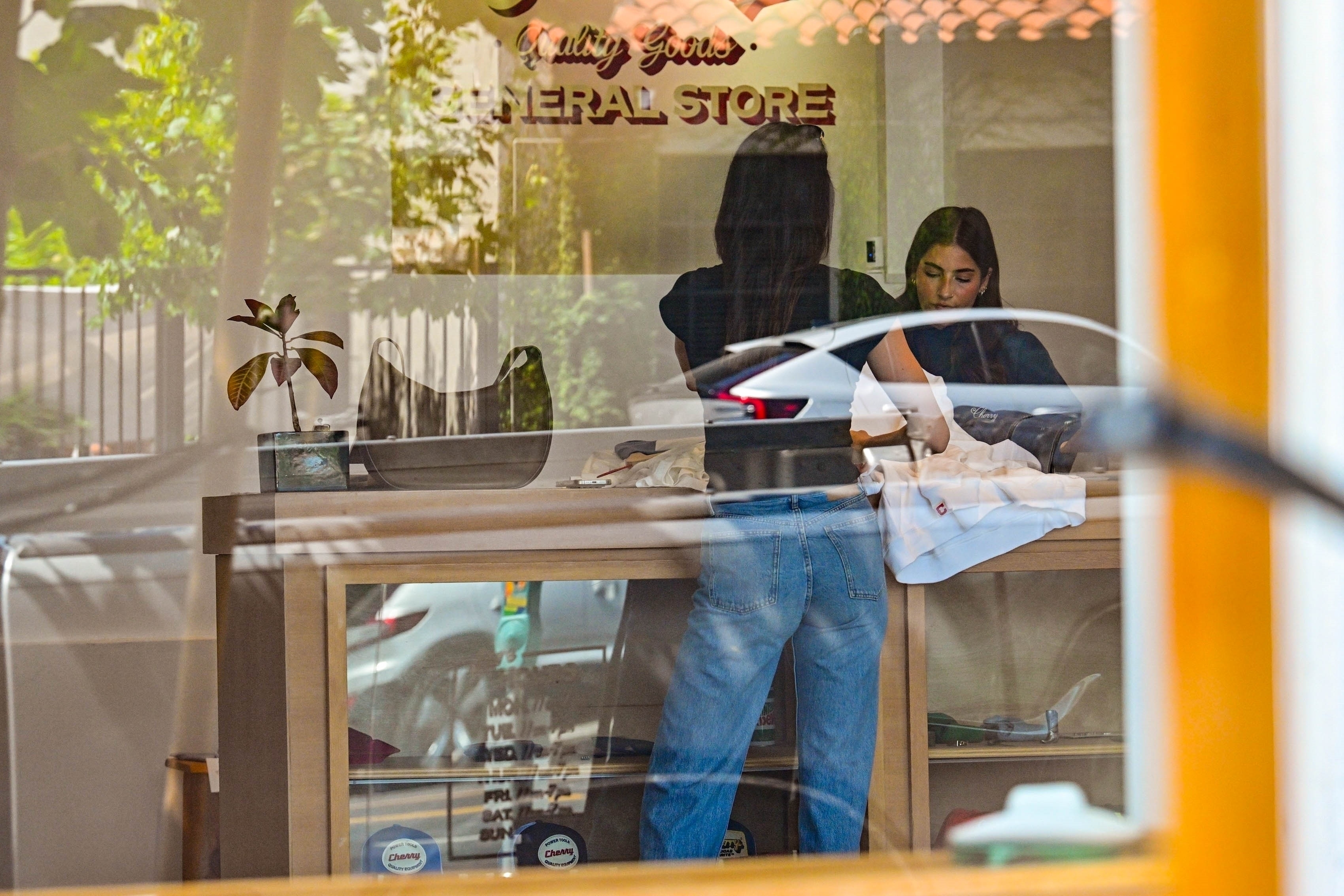 Access_Kardashian_28429.jpg