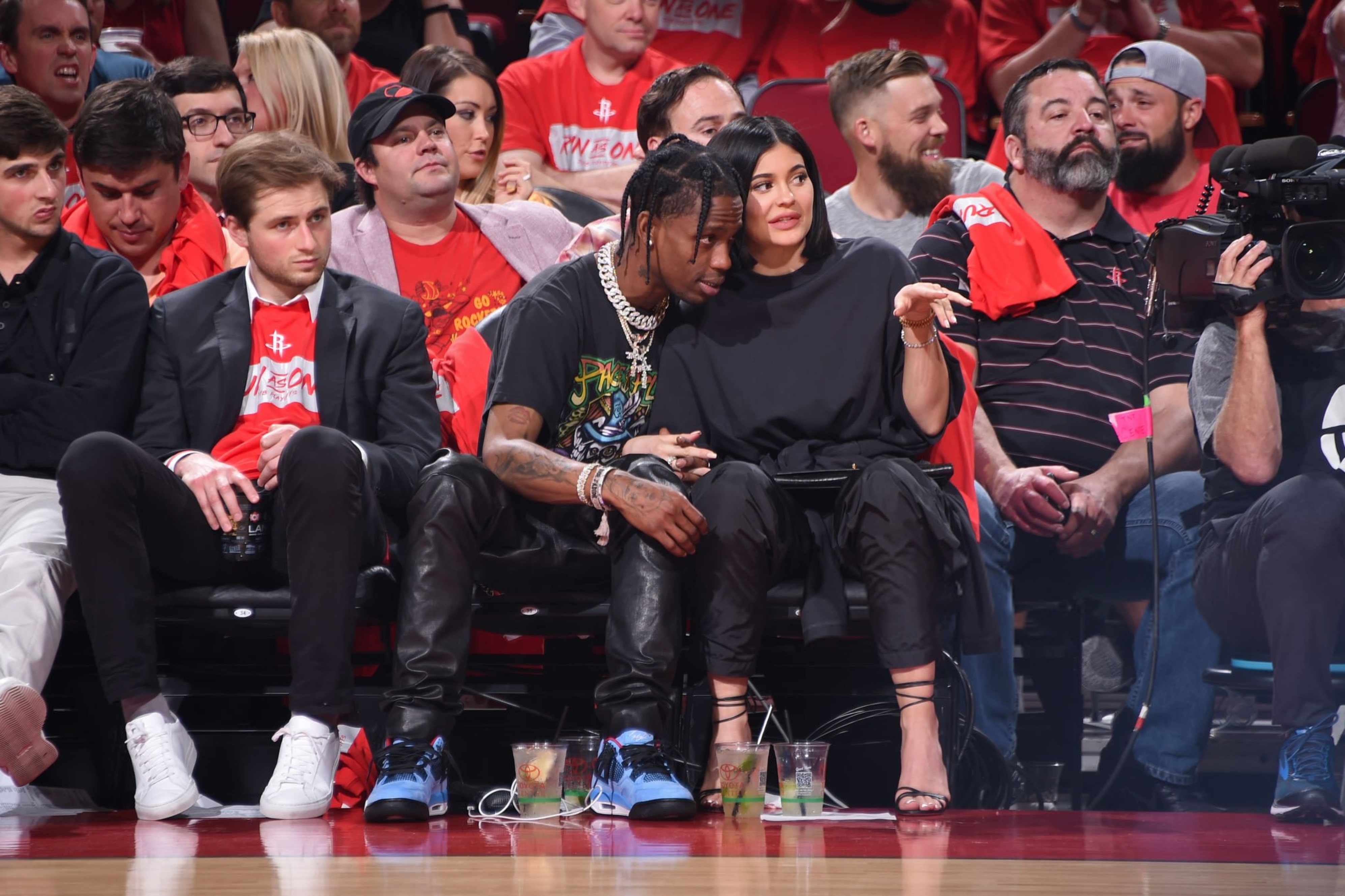 Access_Kardashian_28229.jpg