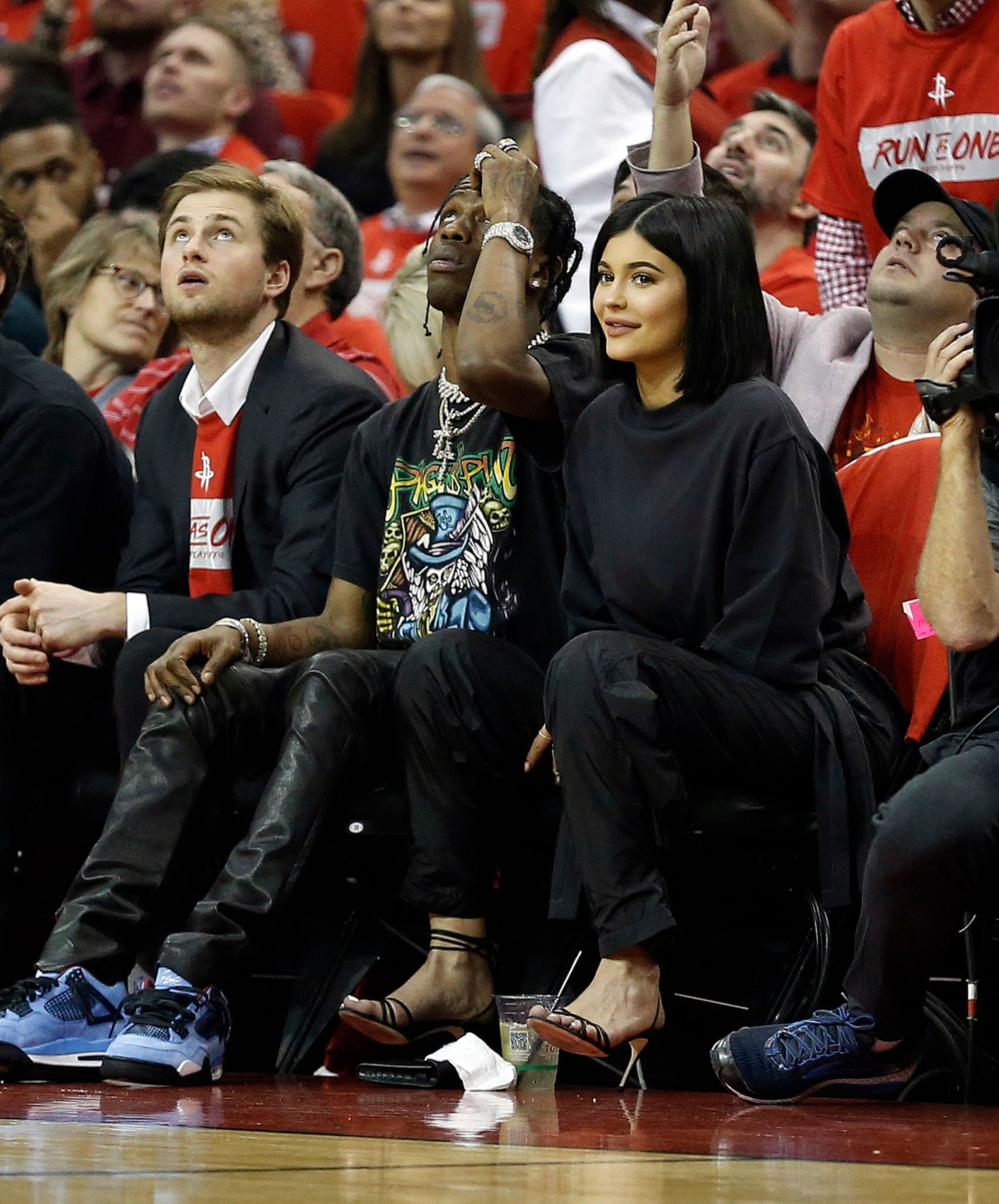 Access_Kardashian_282929.jpg