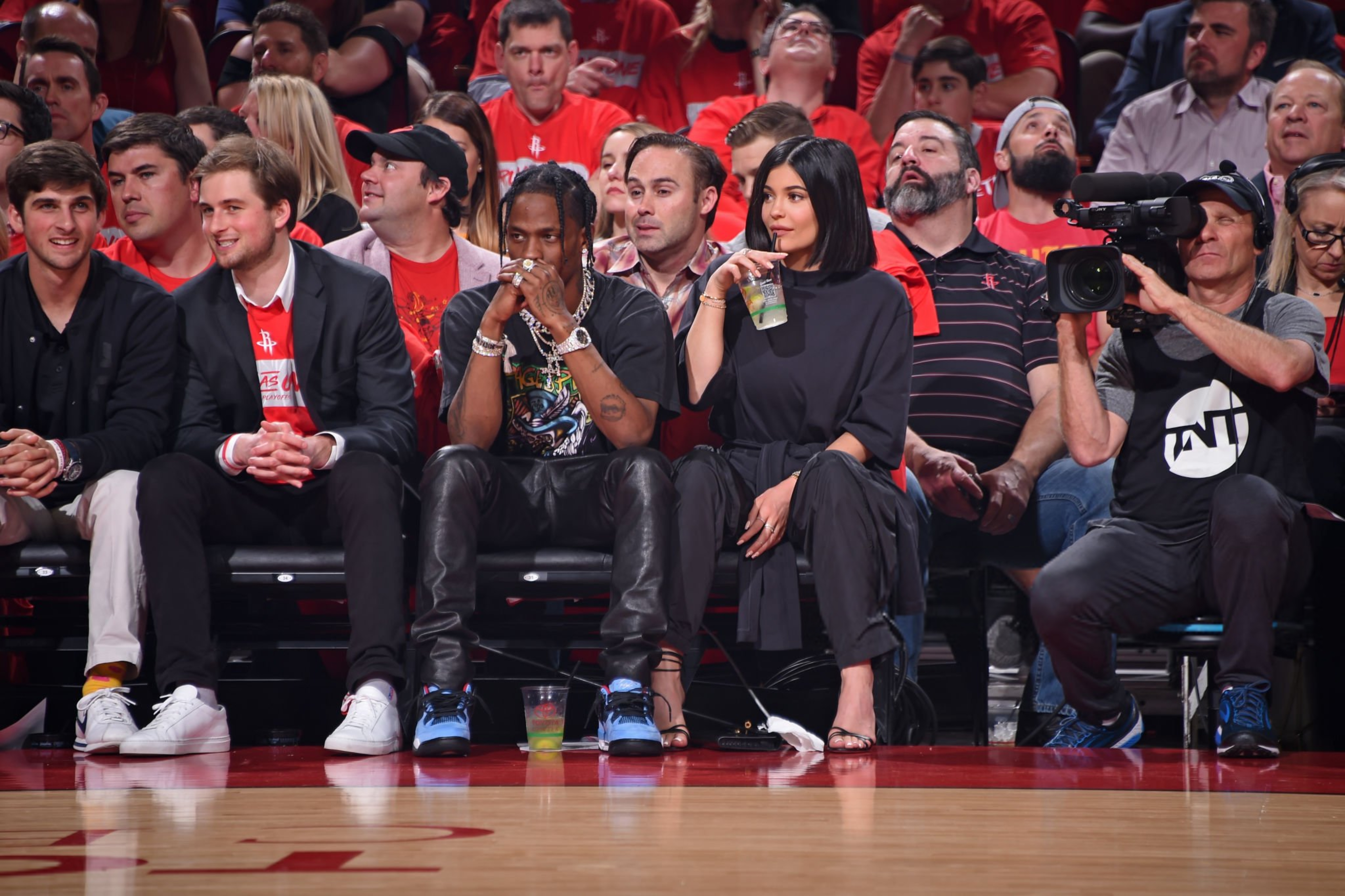 Access_Kardashian_28729.jpg