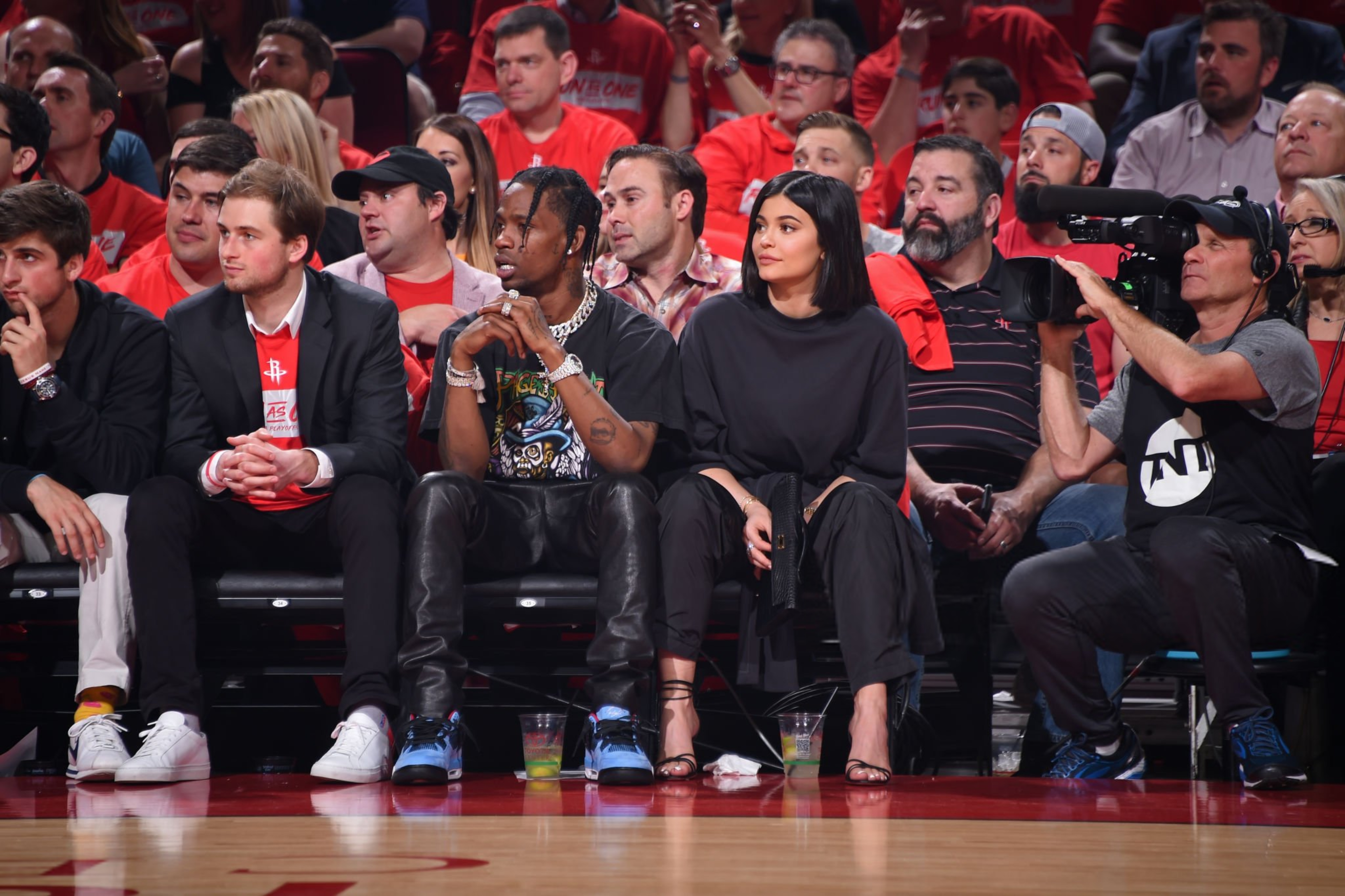 Access_Kardashian_28829.jpg