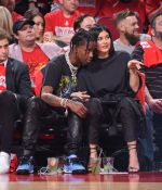 Access_Kardashian_28229.jpg