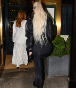 Access_Kardashian_011.png