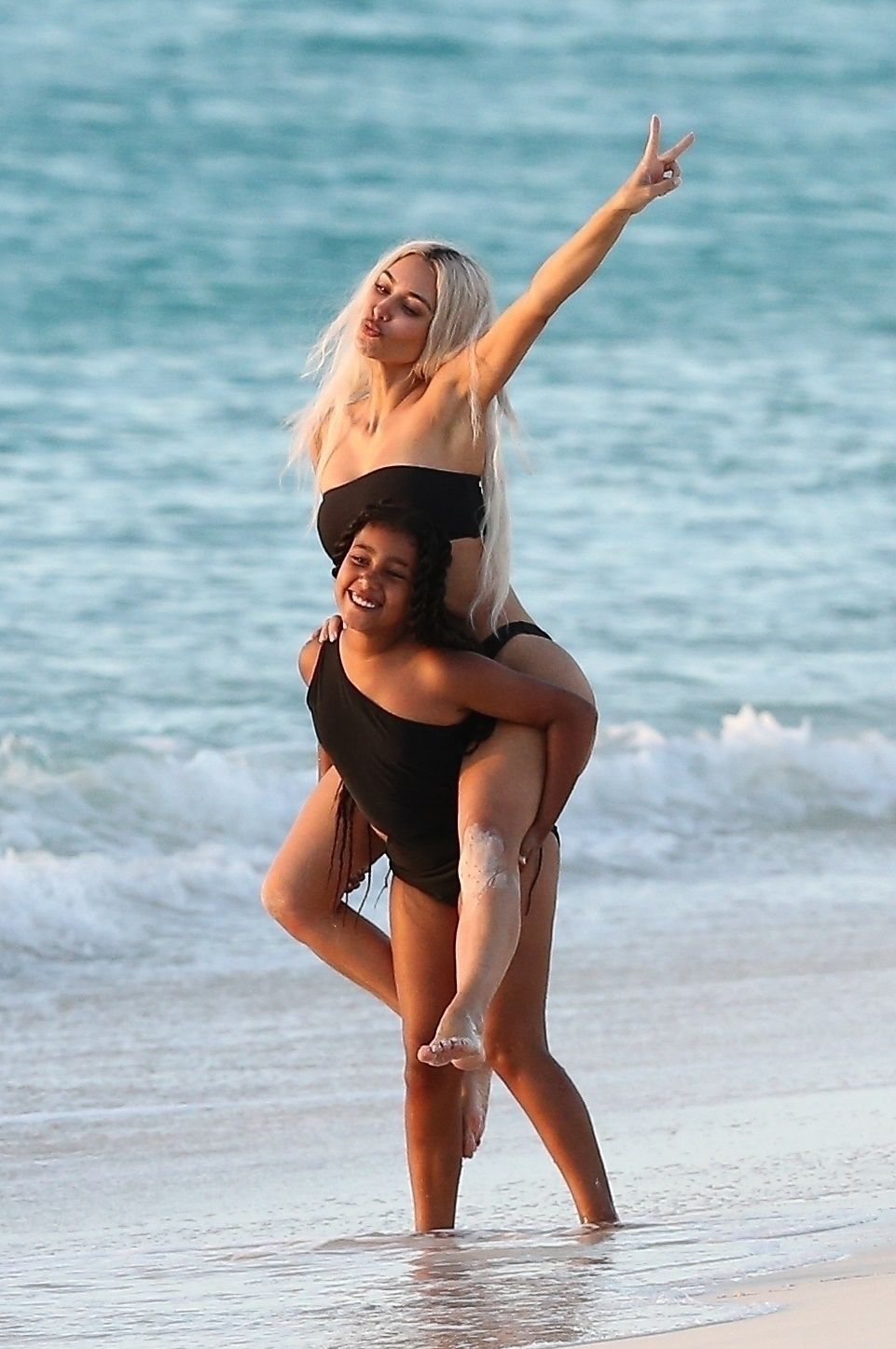 Access_Kardashian_001.jpg