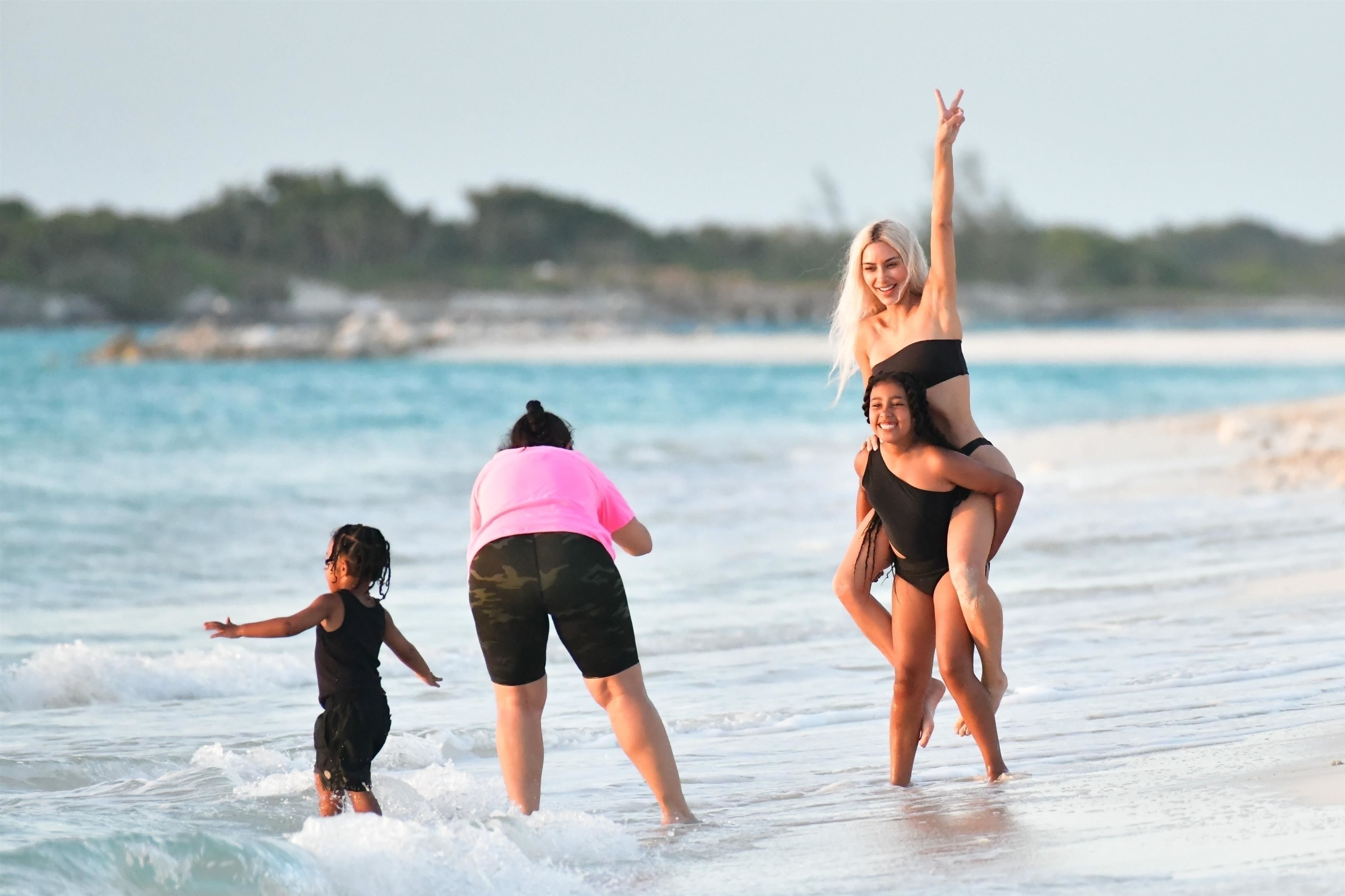 Access_Kardashian_090.jpg