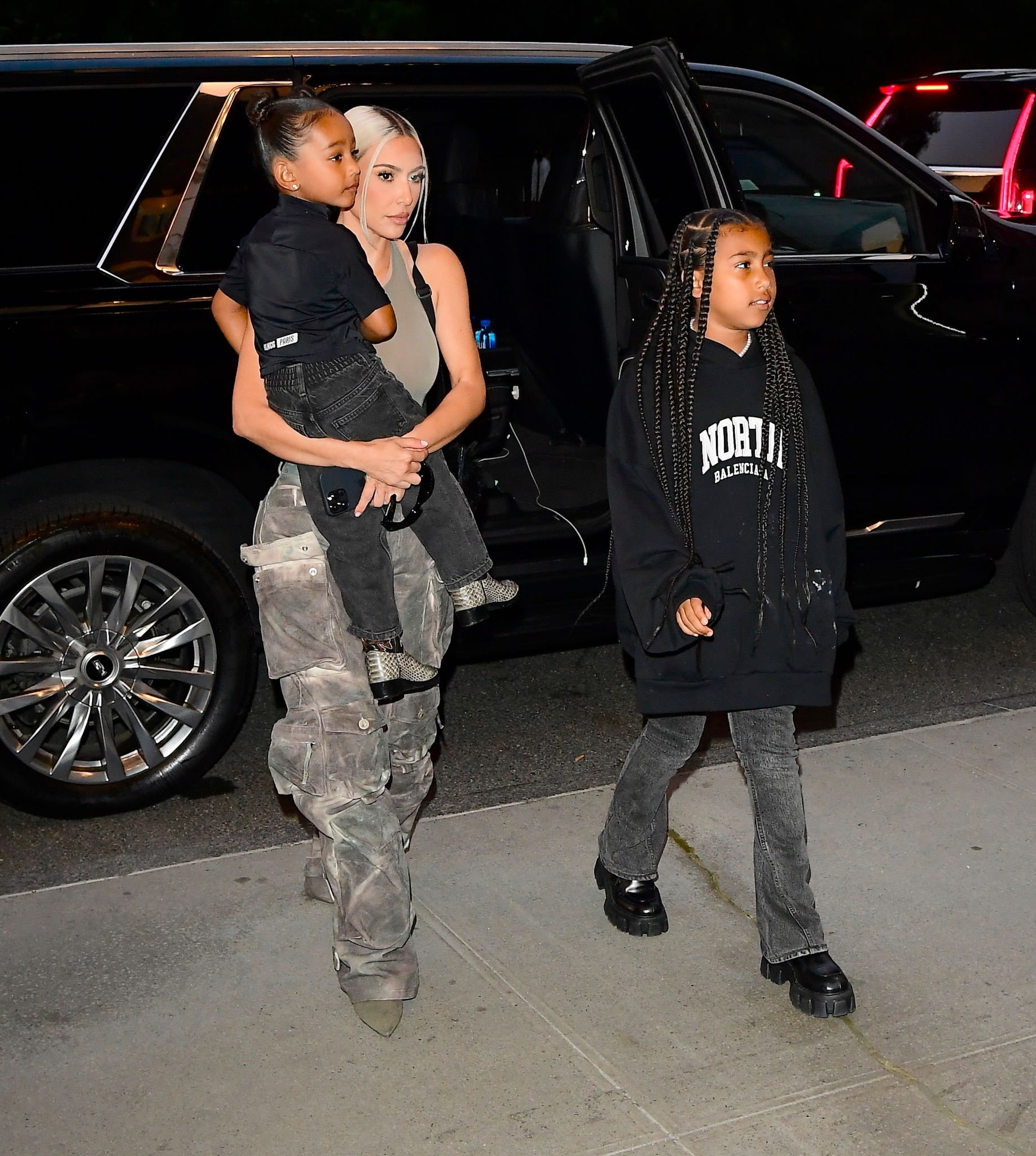 Access_Kardashian_001.png