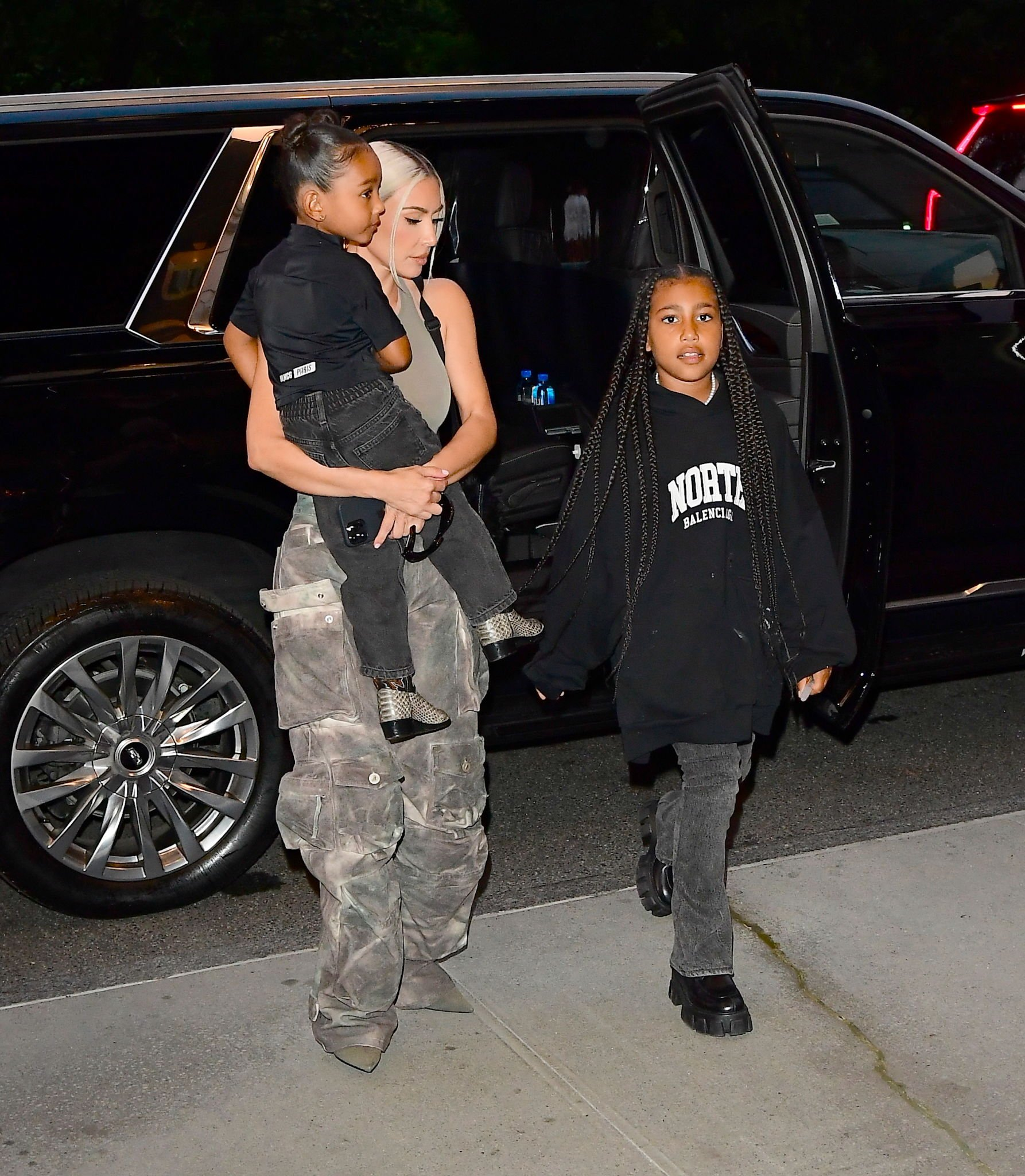 Access_Kardashian_002.png
