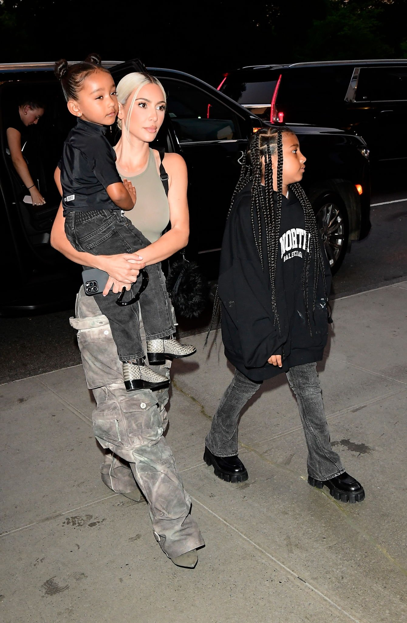 Access_Kardashian_003.png