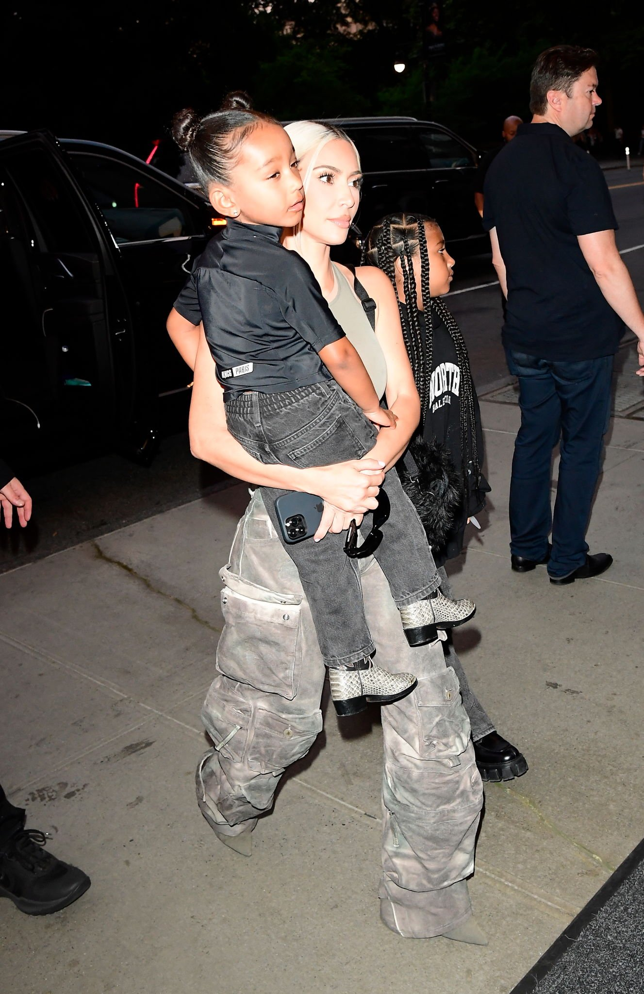 Access_Kardashian_004.png