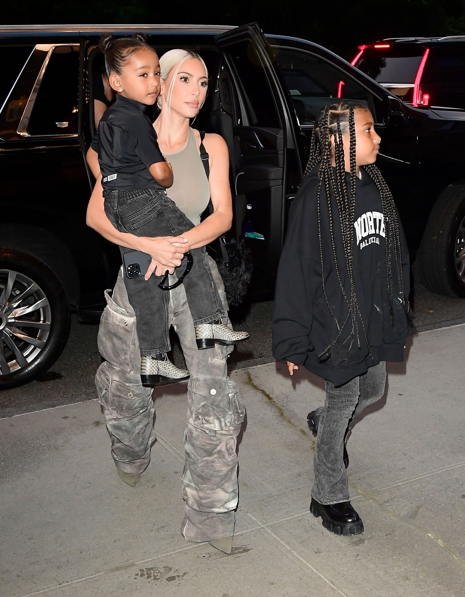 Access_Kardashian_007.png
