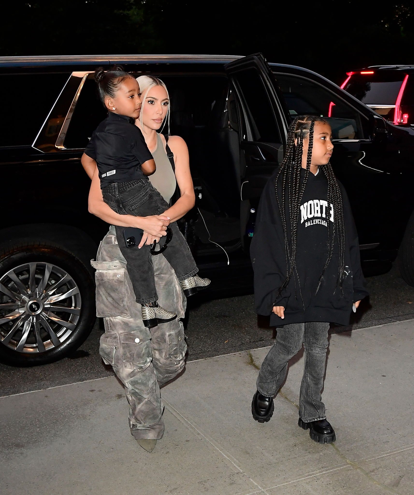 Access_Kardashian_009.png