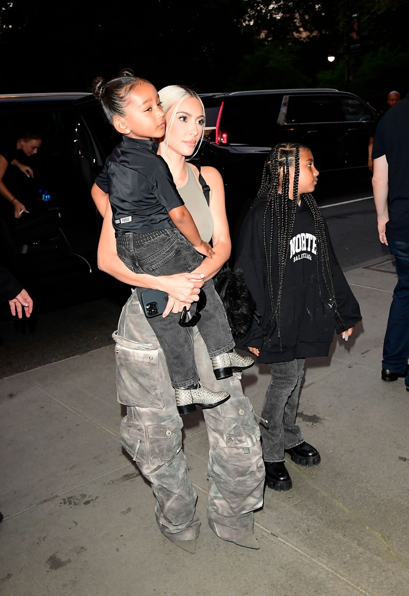 Access_Kardashian_010.png