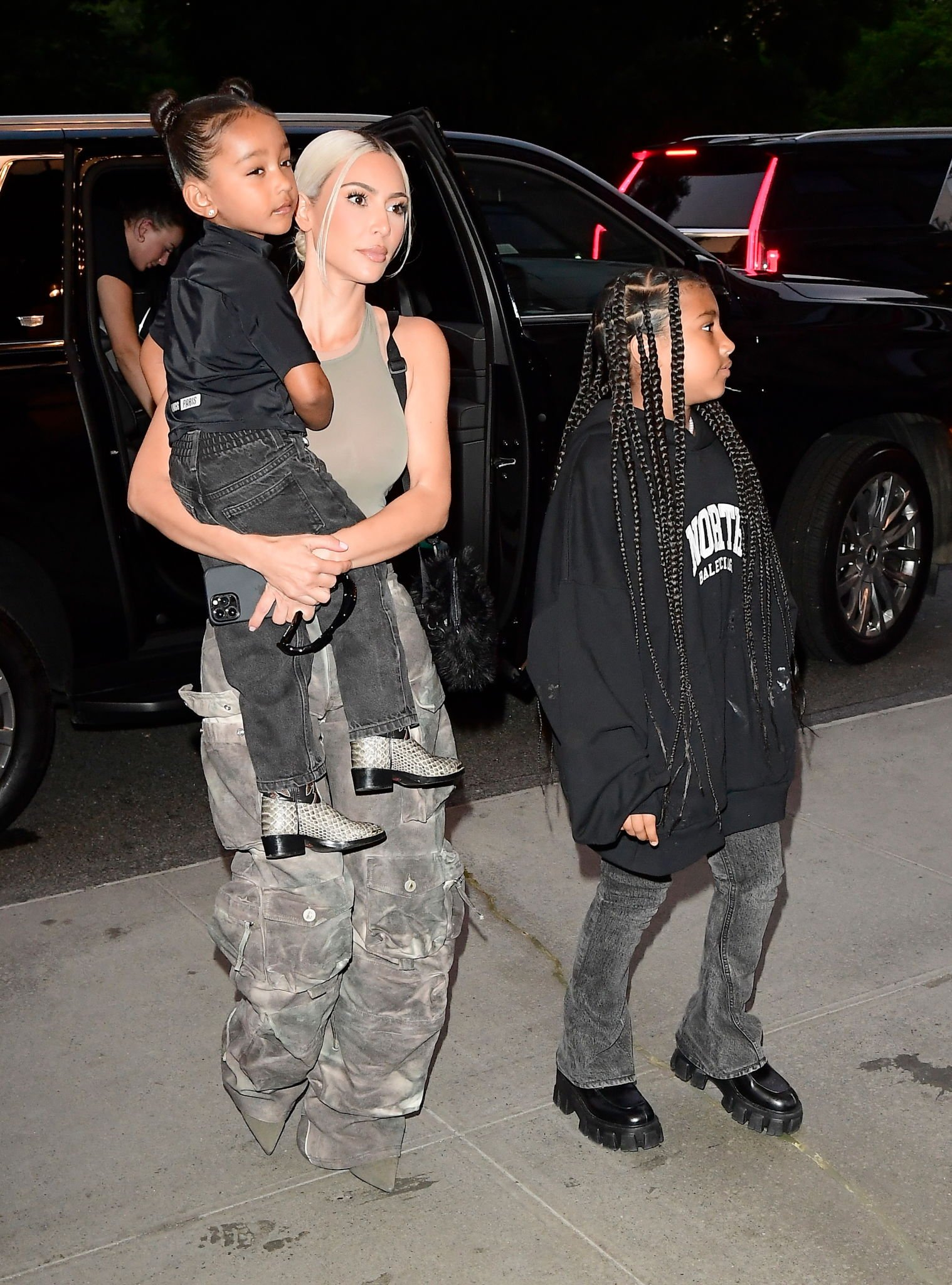 Access_Kardashian_013.png