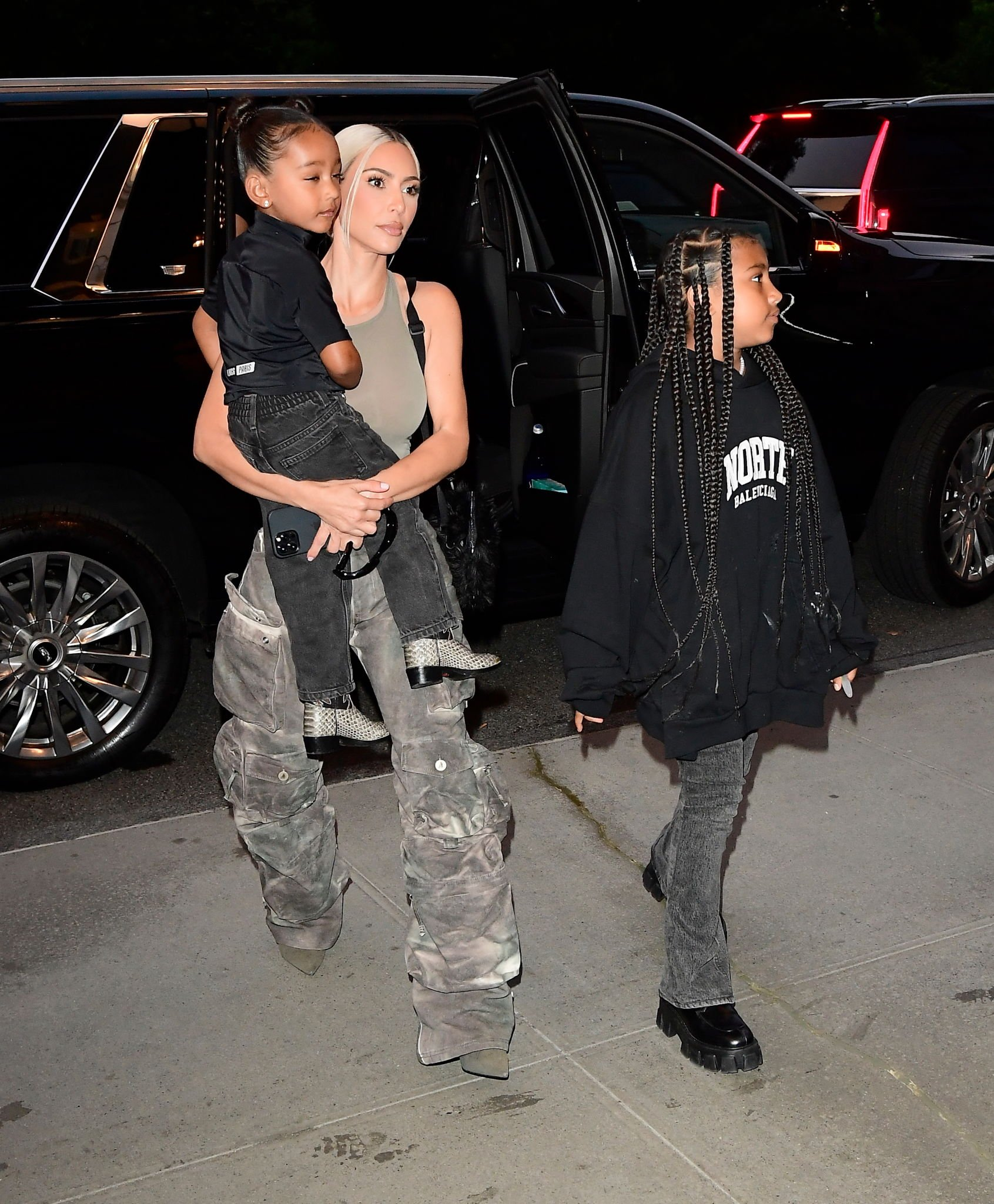 Access_Kardashian_015.png