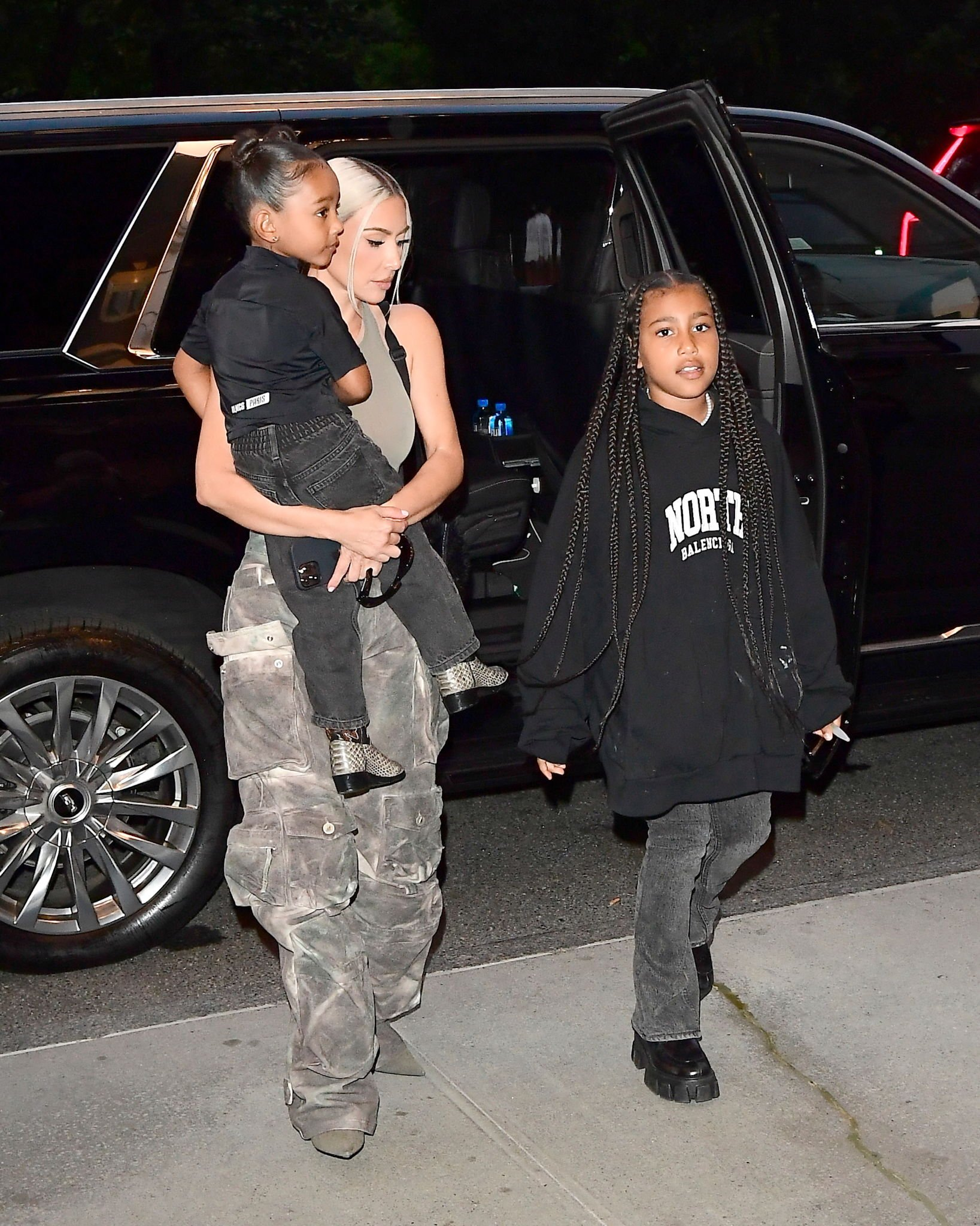 Access_Kardashian_016.png