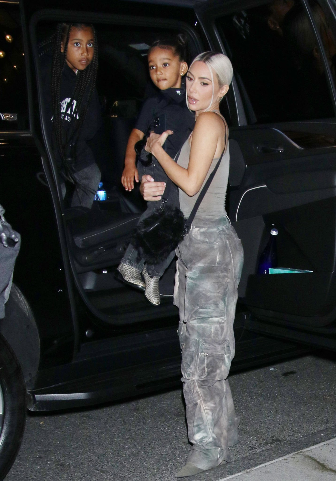 Access_Kardashian_020.png