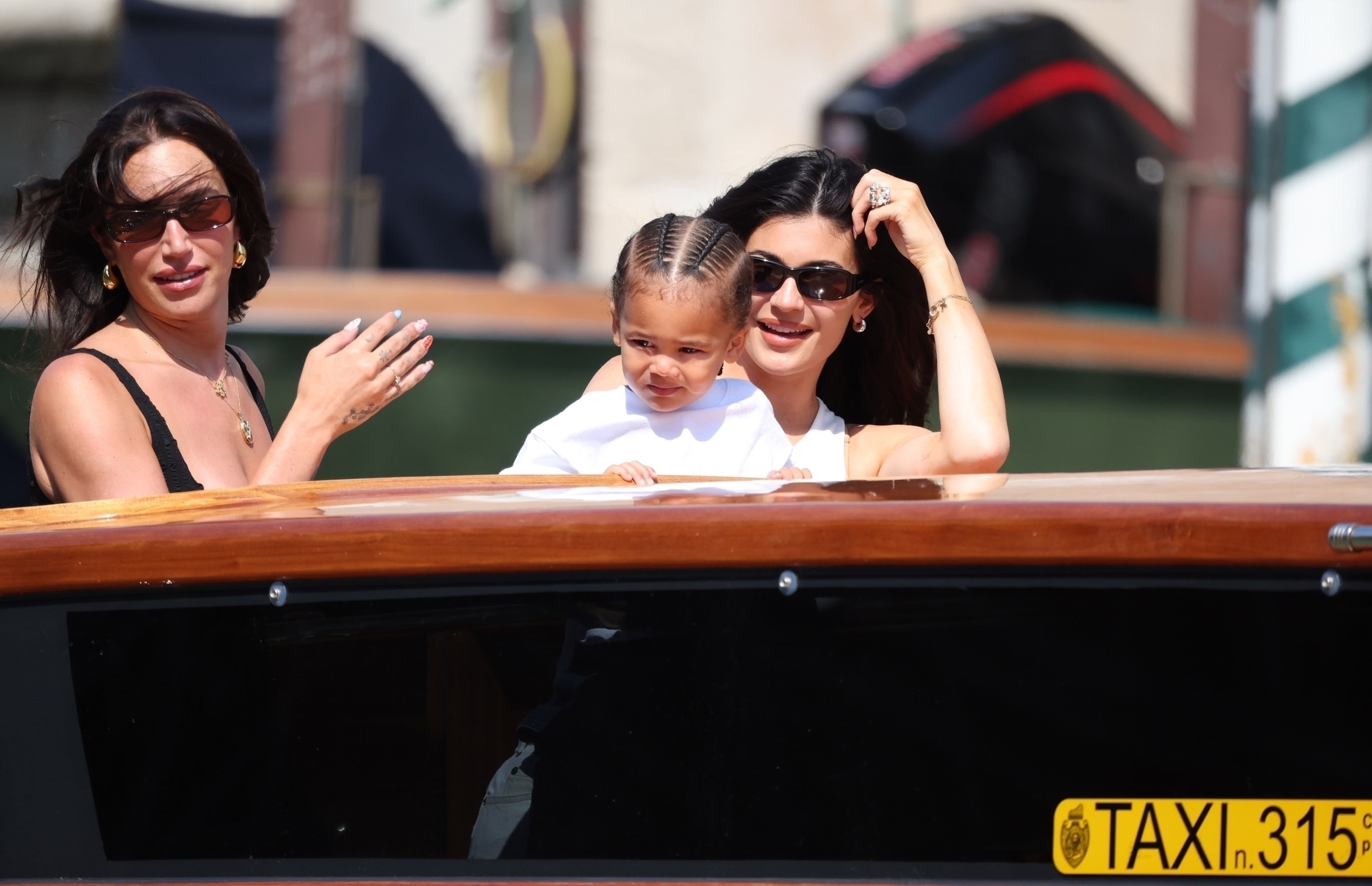 Access_Kardashian_6.jpg